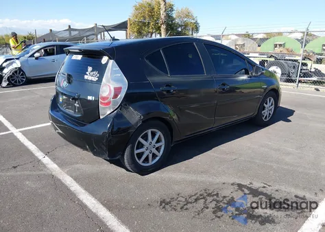 2012 Toyota Prius C Three z USA, uszkodzony, nr VIN JTDKDTB37C1018368